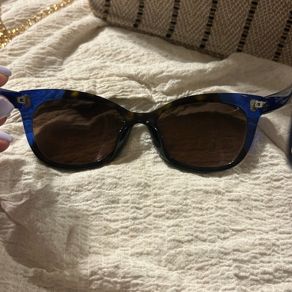 **SOLD** Maui Jim Ilima Polarized Sunglasses - Picture 5 of 5